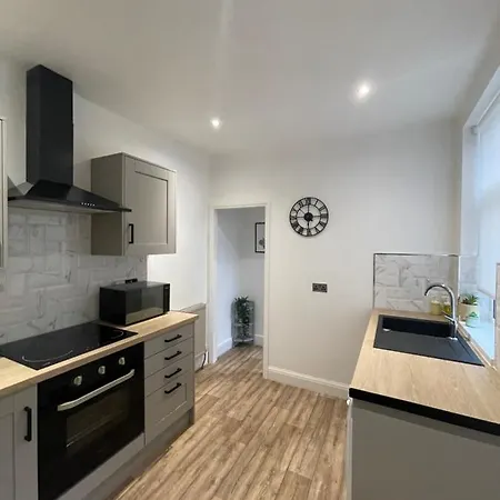 Stylish And Modern 3 Bed Apartment With Free Parking, Newcastle upon Tyne Exterior photo