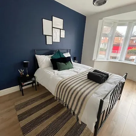 Stylish And Modern 3 Bed Apartment With Free Parking, Newcastle upon Tyne Exterior photo