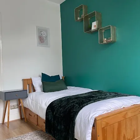 Stylish And Modern 3 Bed Apartment With Free Parking, Newcastle upon Tyne Exterior photo