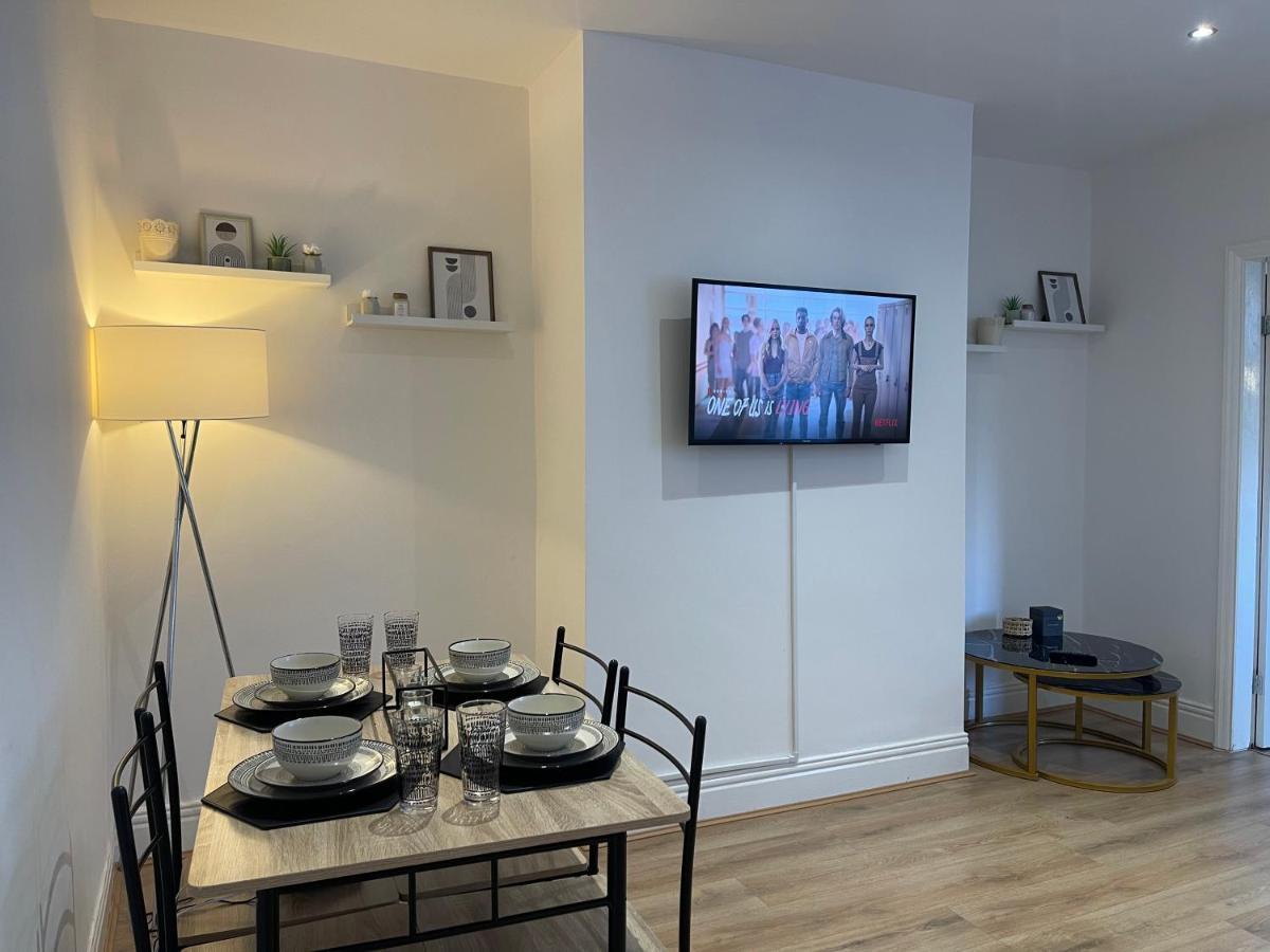 Appartement Stylish And Modern 3 Bed With Free Parking, *